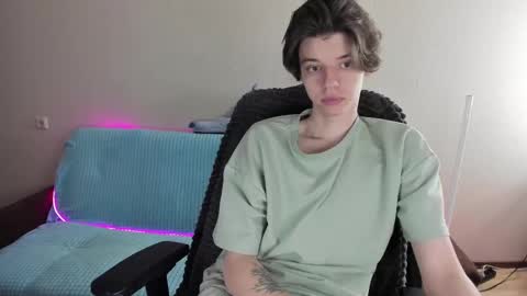 guy_liam1 online show from 02-11-25, 08:58