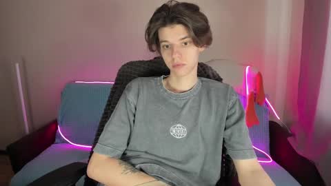 guy_liam1 online show from 02-16-25, 01:38