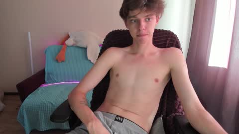 guy_liam1 online show from 09-09-25, 12:48