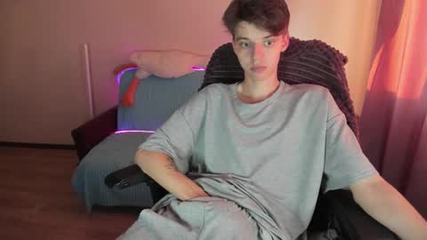 guy_liam1 online show from 10-01-25, 03:18