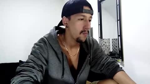 Snapshot of guykarim chatting on 12-05-24, 07:05 karim online show from 12-05-24, 07:05