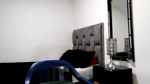 Snapshot of guykarim chatting on 01-12-25, 01:27 karim online show from 01-12-25, 01:27