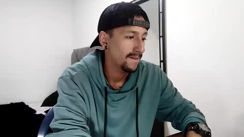 Snapshot of guykarim chatting on 01-20-25, 09:13 karim online show from 01-20-25, 09:13