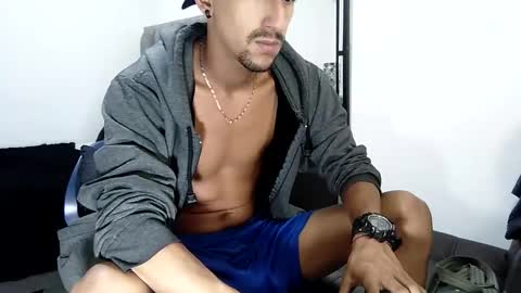 Snapshot of guykarim chatting on 01-26-25, 10:55 karim online show from 01-26-25, 10:55