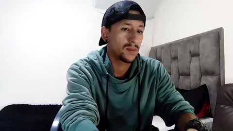 Snapshot of guykarim chatting on 02-13-25, 05:48 karim online show from 02-13-25, 05:48