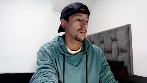 Snapshot of guykarim chatting on 02-24-25, 07:44 karim online show from 02-24-25, 07:44