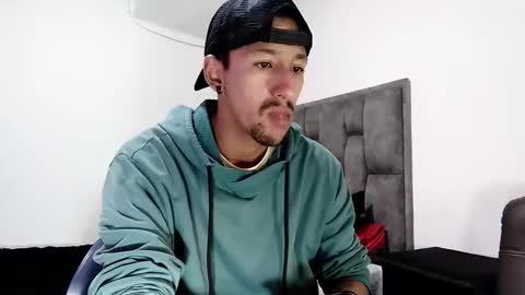 Snapshot of guykarim chatting on 02-26-25, 08:48 karim online show from 02-26-25, 08:48