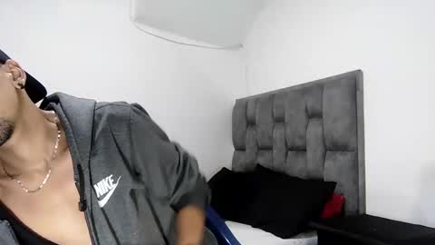 Snapshot of guykarim chatting on 02-28-25, 12:31 karim online show from 02-28-25, 12:31