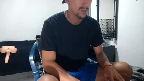 Snapshot of guykarim chatting on 03-09-25, 05:06 karim online show from 03-09-25, 05:06