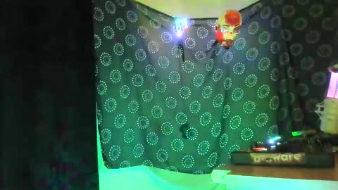 guyst049 online show from 10-27-25, 06:01