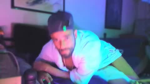 guyst049 online show from 03-09-26, 07:07