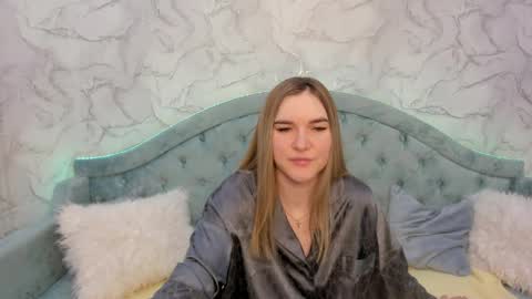 Snapshot of gwensmitt chatting on 05-27-26, 01:57 gwensmitt online show from 05-27-26, 01:57