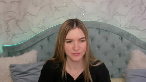 Snapshot of gwensmitt chatting on 05-31-26, 10:55 gwensmitt online show from 05-31-26, 10:55