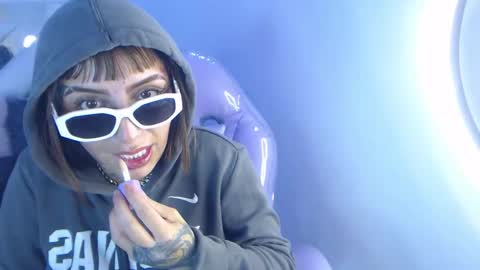 gyal_8_ online show from 10-25-25, 04:35