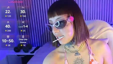 gyal_8_ online show from 11-18-25, 03:34