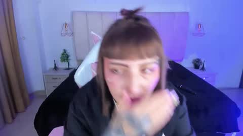 gyal_8_ online show from 11-30-25, 03:54