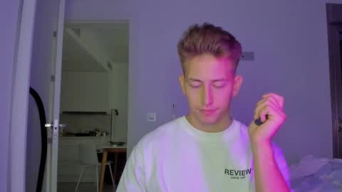 Oliver online show from 12-21-25, 03:52