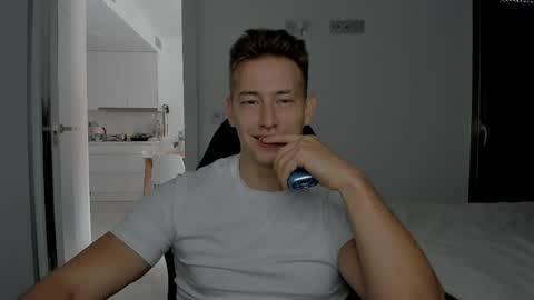 Oliver online show from 04-26-26, 02:48