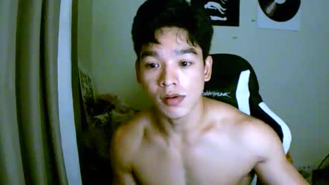 Snapshot of gymnasmenos chatting on 04-29-26, 10:30 AJ online show from 04-29-26, 10:30