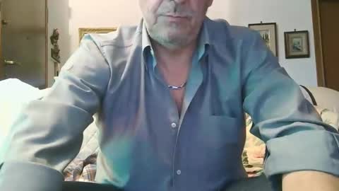 Snapshot of gyrdy chatting on 12-23-24, 03:44 gyrdy online show from 12-23-24, 03:44