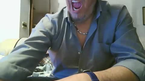 Snapshot of gyrdy chatting on 01-01-25, 05:00 gyrdy online show from 01-01-25, 05:00