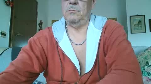 Snapshot of gyrdy chatting on 01-11-25, 01:11 gyrdy online show from 01-11-25, 01:11