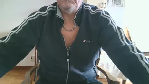 Snapshot of gyrdy chatting on 01-25-25, 02:47 gyrdy online show from 01-25-25, 02:47