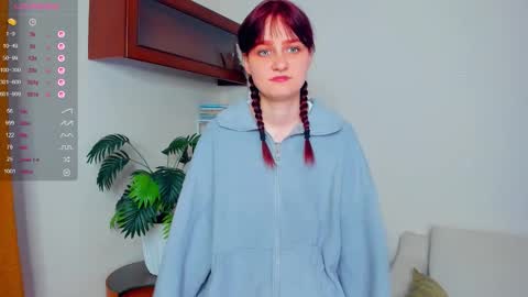 Kelly  Lilly online show from 09-27-25, 06:57