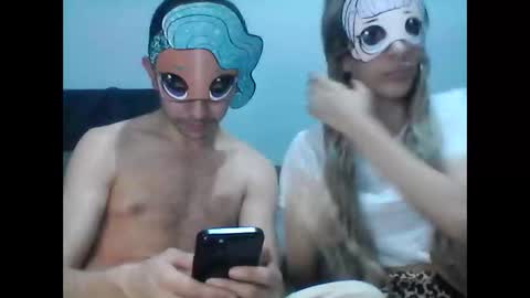 Snapshot of h0tcouple00 chatting on 11-10-25, 07:46 h0tcouple00 online show from 11-10-25, 07:46