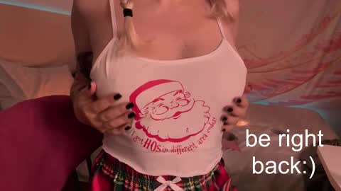 Snapshot of h2h0e chatting on 02-21-25, 06:59 Lana online show from 02-21-25, 06:59