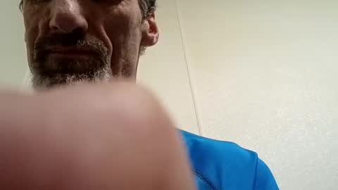 Snapshot of h333th3nz chatting on 03-08-26, 06:39 h333th3nz online show from 03-08-26, 06:39