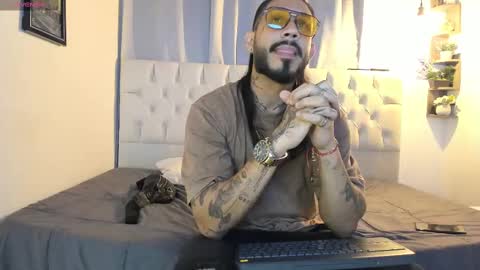 hache222 online show from 01-15-25, 01:23