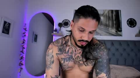 hache222 online show from 02-03-25, 03:06