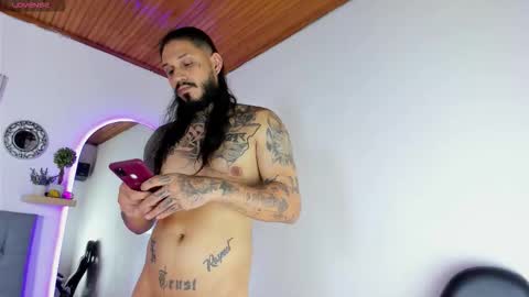 hache222 online show from 10-18-25, 04:19