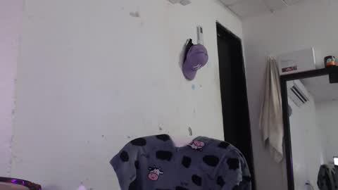 hadesmit1 online show from 03-20-26, 02:49