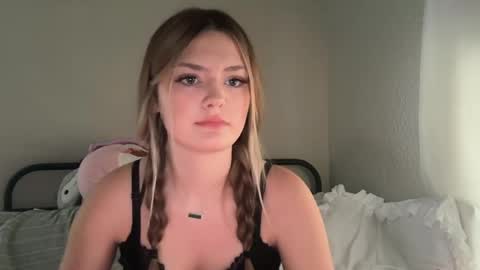 Snapshot of hadleyreed chatting on 06-05-26, 12:50 Follow my FREE OnlyFans for a Sexy Surprise online show from 06-05-26, 12:50