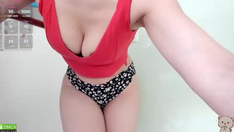 Hae-In online show from 11-04-25, 08:52