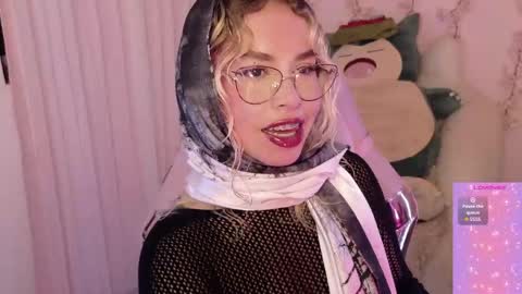 Snapshot of haelycute chatting on 05-30-26, 08:44 Haely online show from 05-30-26, 08:44