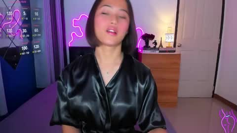Snapshot of hailee_delevinge chatting on 04-12-26, 11:43 eurasian girl andrea online show from 04-12-26, 11:43