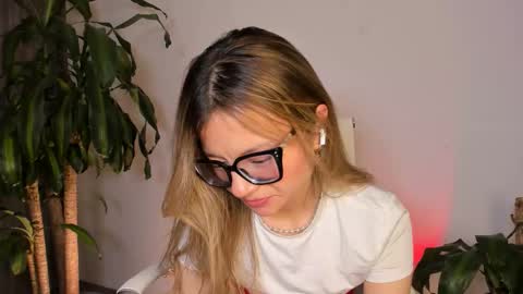 Hailey online show from 10-17-25, 12:47