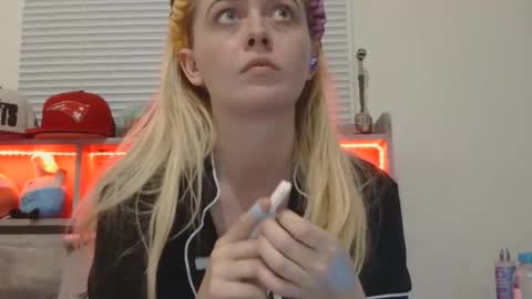 Hailey and d online show from 01-10-26, 12:23