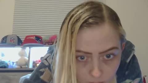 Hailey and d online show from 02-04-26, 12:38