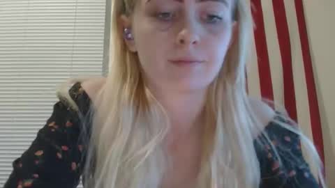 Hailey and d online show from 02-16-26, 11:34