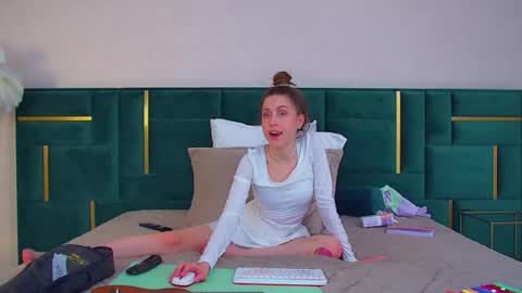 Snapshot of haileyarden chatting on 07-14-26, 10:32 Hailey online show from 07-14-26, 10:32