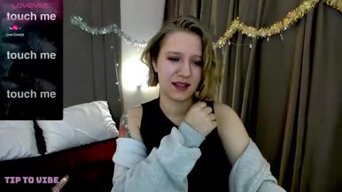 Hailey online show from 01-02-25, 02:11