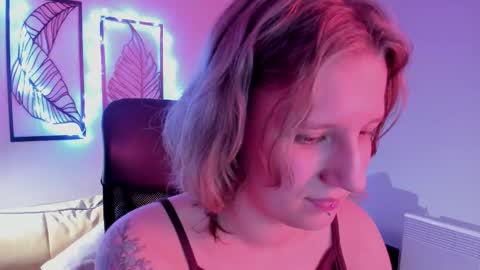 Hailey online show from 11-15-25, 09:28