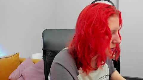 Hailey online show from 04-22-26, 11:45