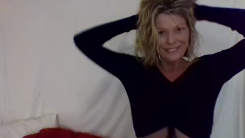 Snapshot of haileys123 chatting on 12-04-24, 03:48 Hailey online show from 12-04-24, 03:48
