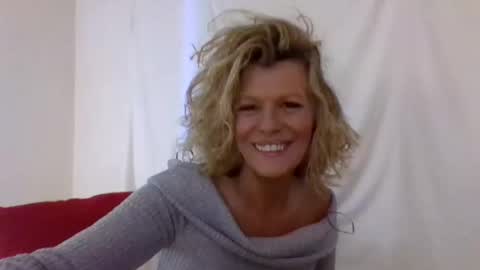 Snapshot of haileys123 chatting on 12-12-24, 12:27 Hailey online show from 12-12-24, 12:27
