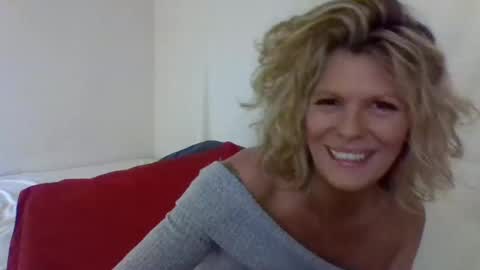 Snapshot of haileys123 chatting on 12-12-24, 03:32 Hailey online show from 12-12-24, 03:32